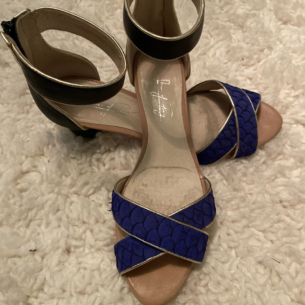 Low heeled ankle strap sandal